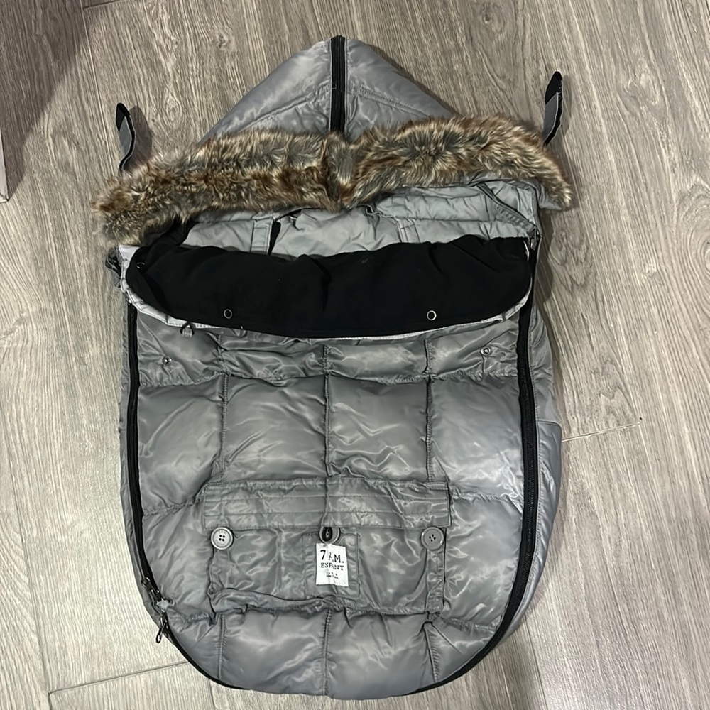 7AM enfant stroller sac size small 0-6 months GREAT CONDITION